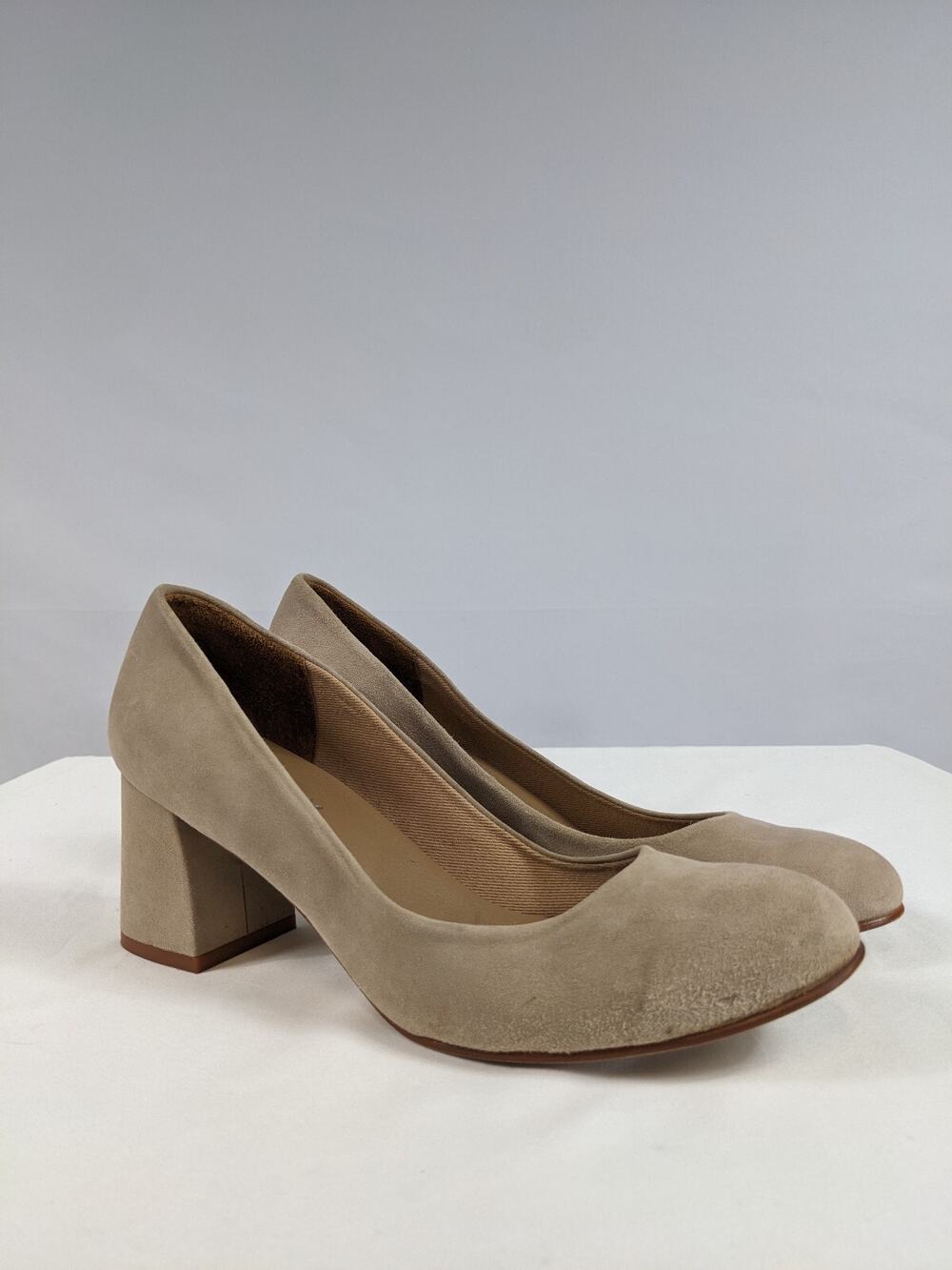 French Sole FSNY FS/NY Pumps Heels Beige Tan Taupe Suede 8.5 B Block Heel Spain